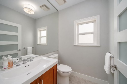 2726 42Nd Avenue W, Vancouver, BC 
