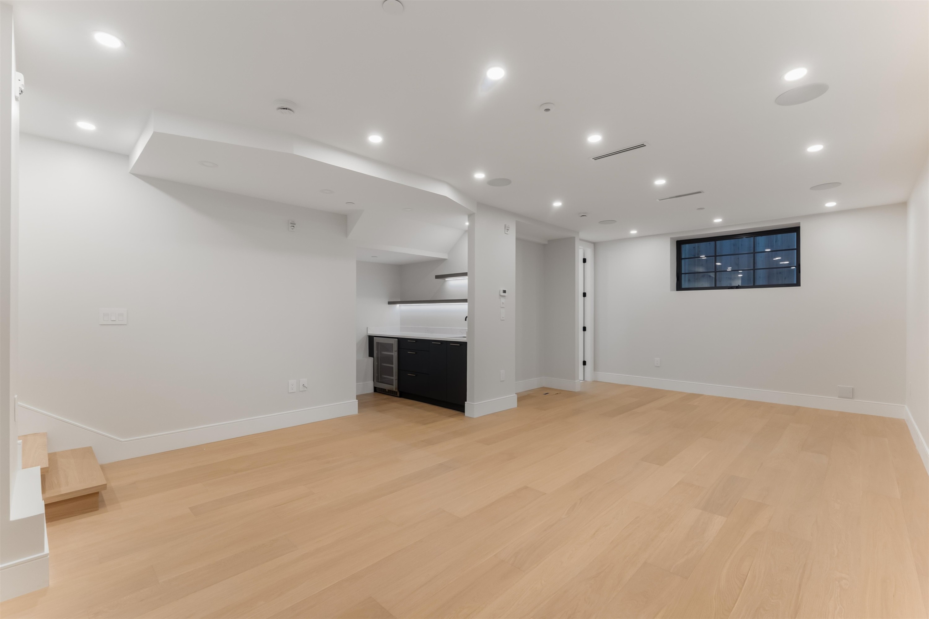 1683 Nelson Street, Vancouver, BC