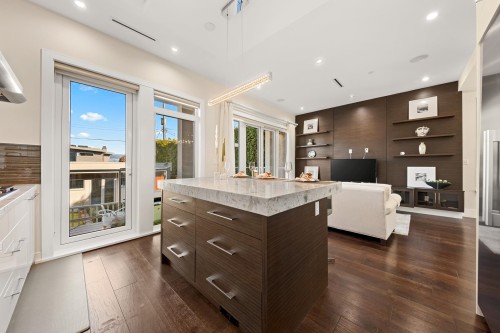 3253 21St Avenue W, Vancouver, BC 