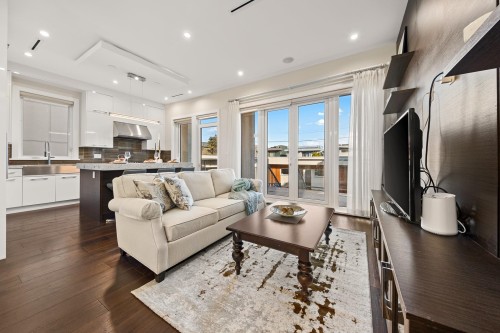 3253 21St Avenue W, Vancouver, BC 