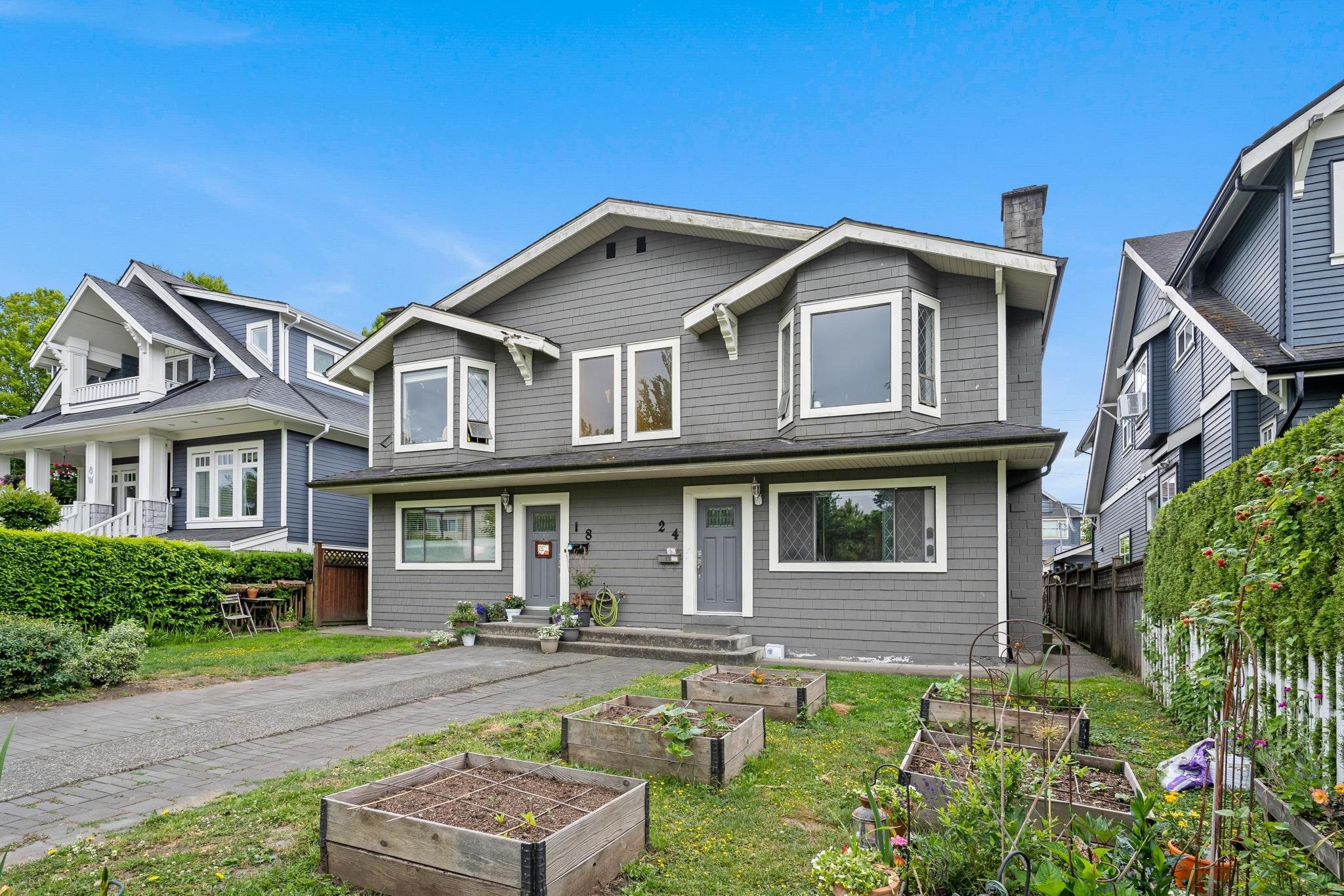 18-24 16Th Avenue W, Vancouver, BC