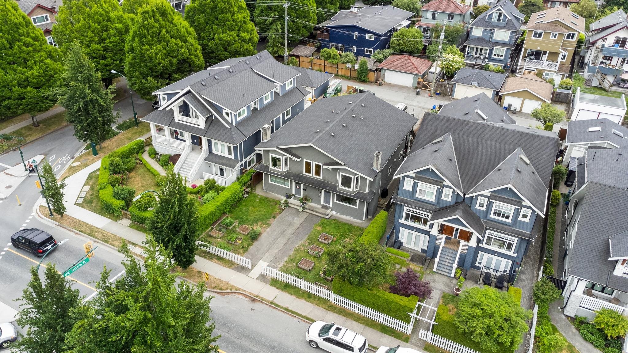 18-24 16Th Avenue W, Vancouver, BC