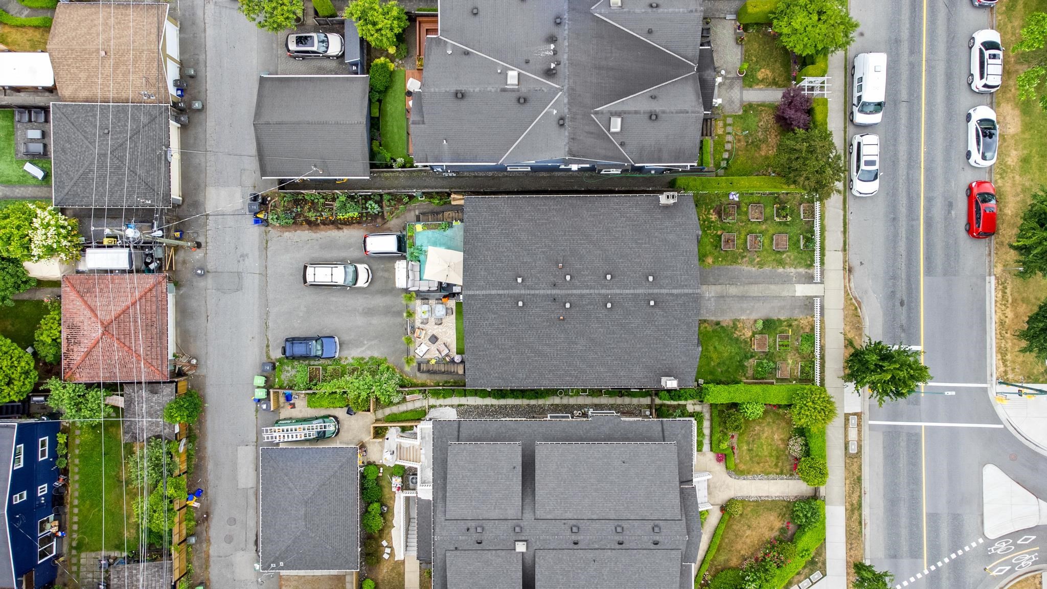 18-24 16Th Avenue W, Vancouver, BC