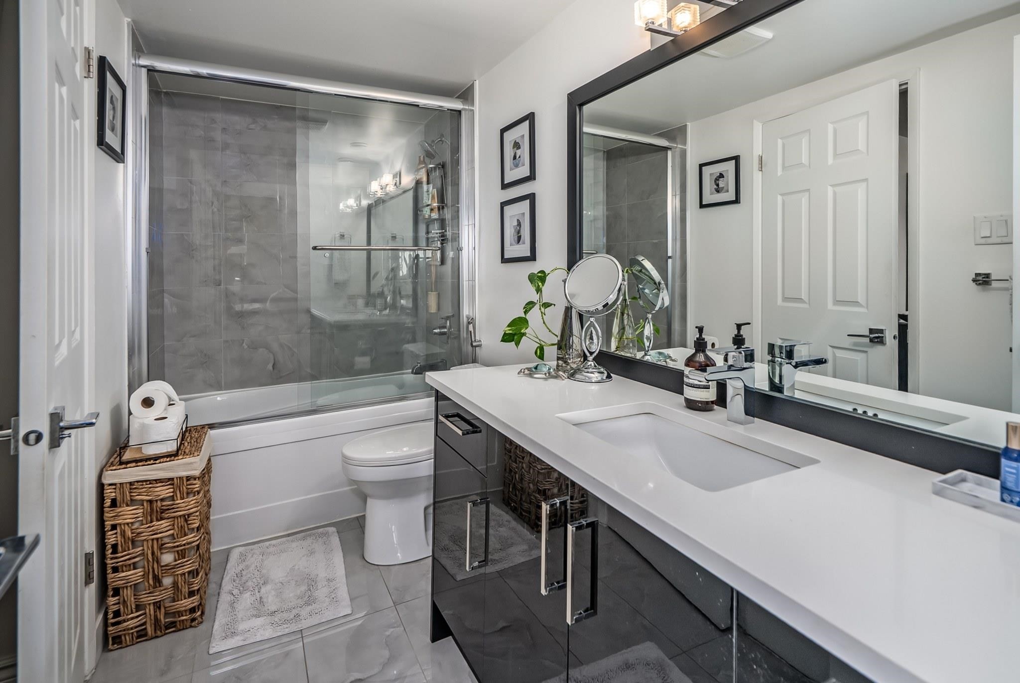 107-7180 Linden Avenue, Burnaby, BC