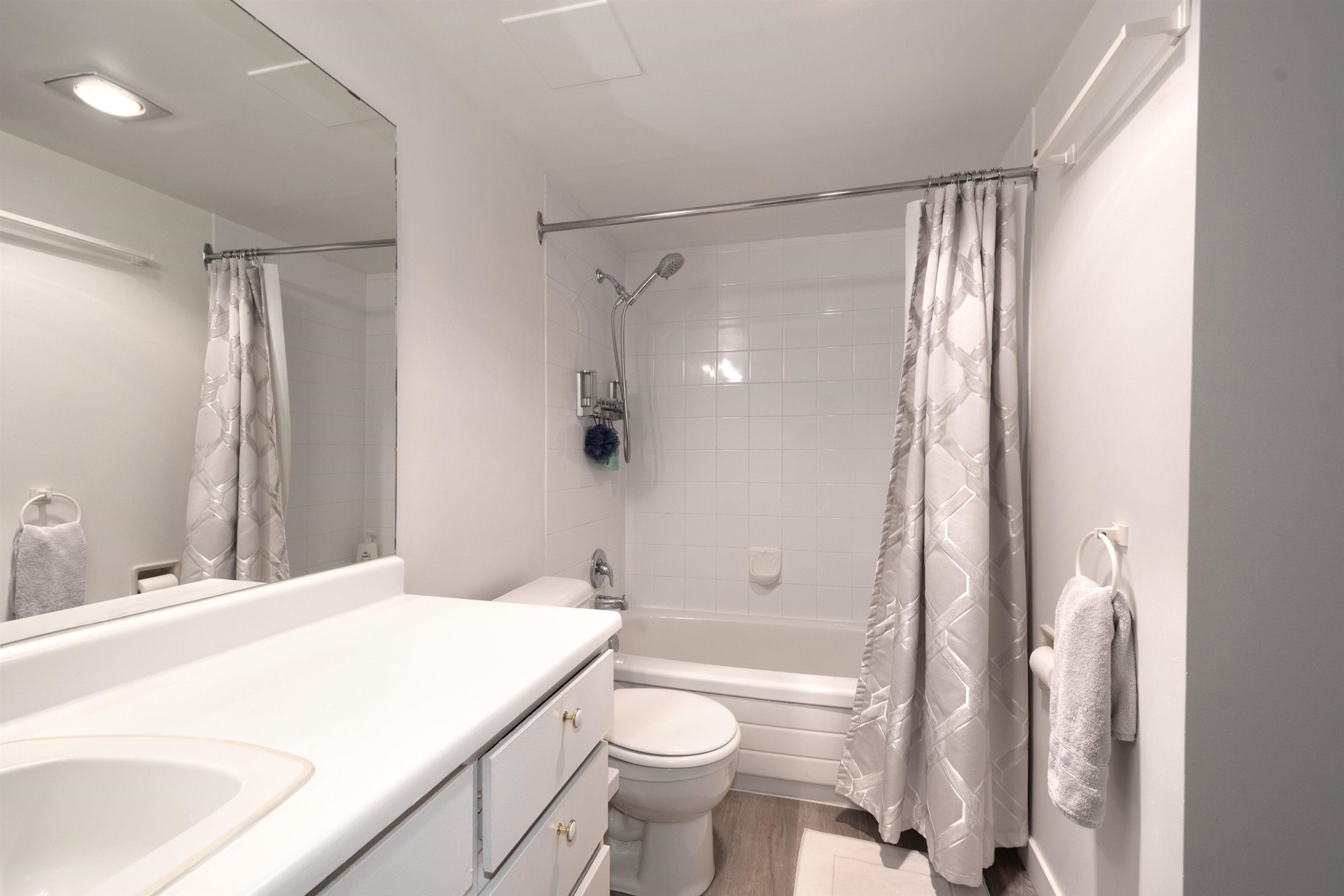 901-2020 Fullerton Avenue, North Vancouver, BC