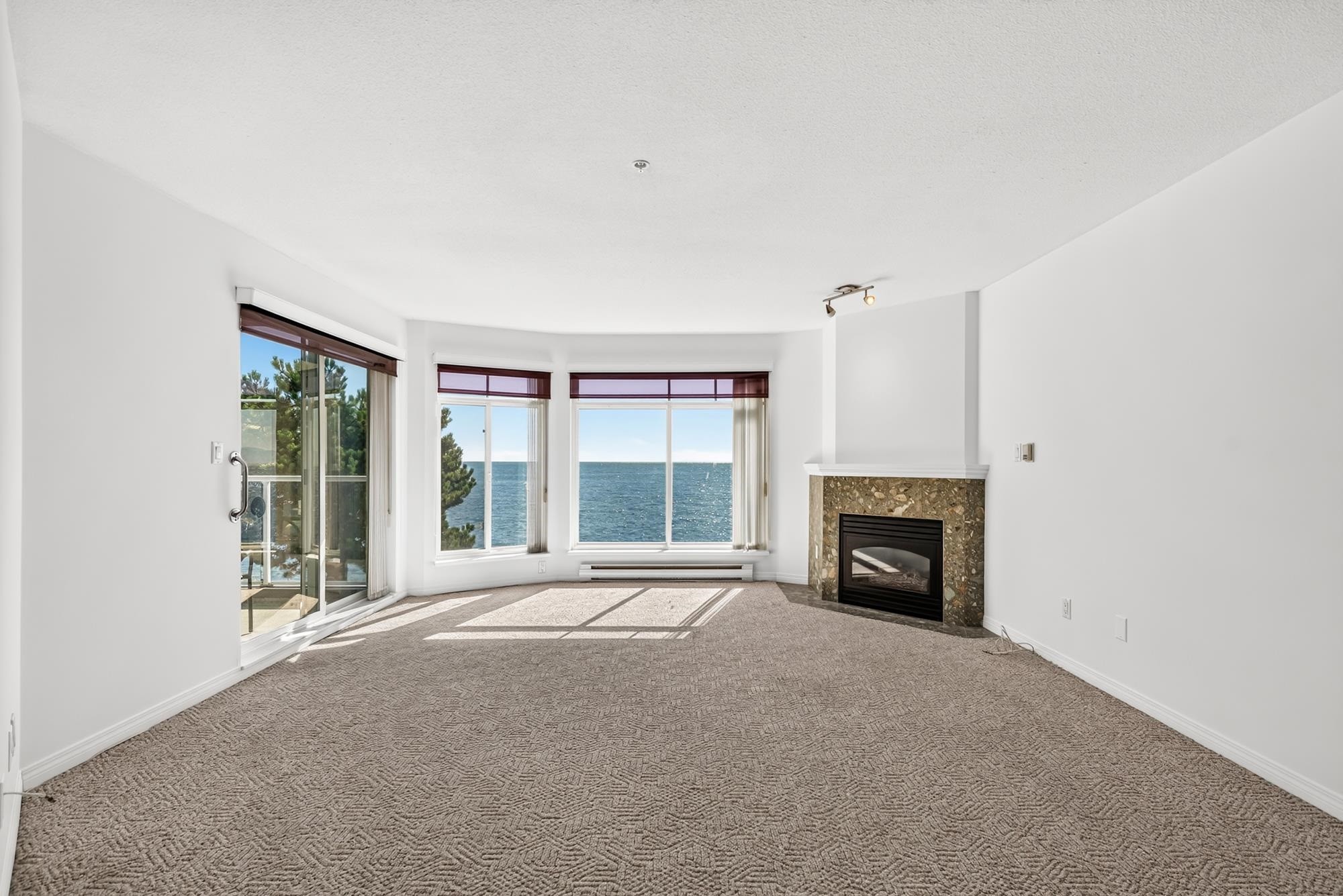202-5470 Inlet Avenue, Sechelt, BC