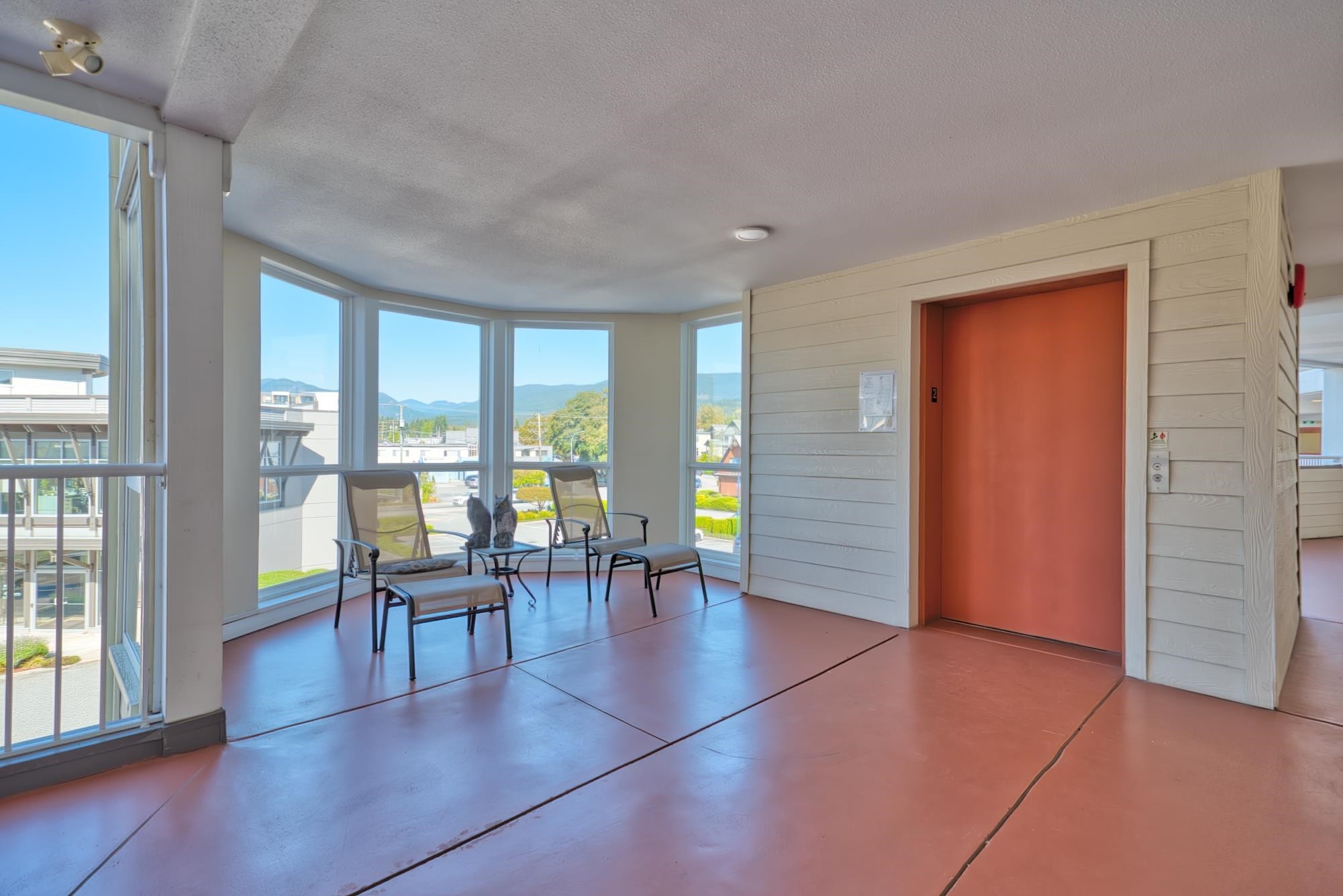 202-5470 Inlet Avenue, Sechelt, BC