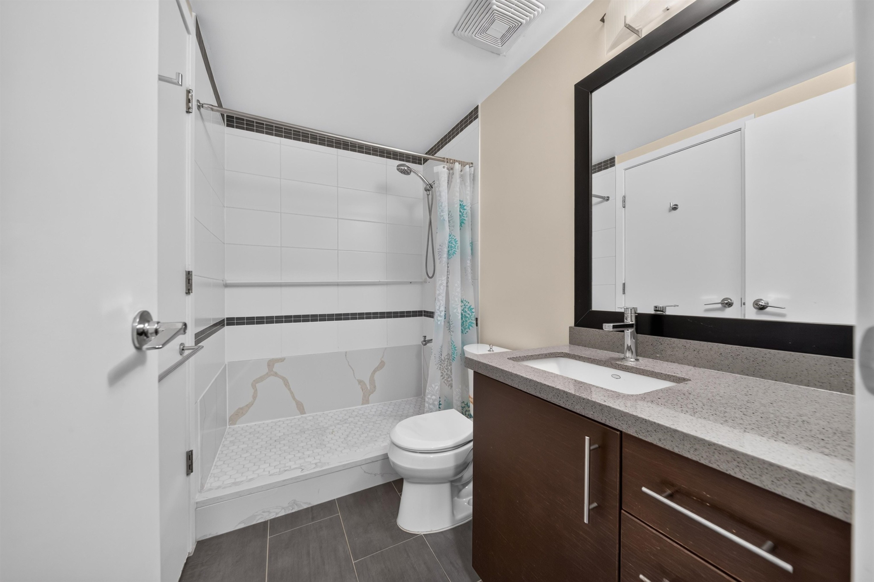 207-14300 Riverport Way, Richmond, BC