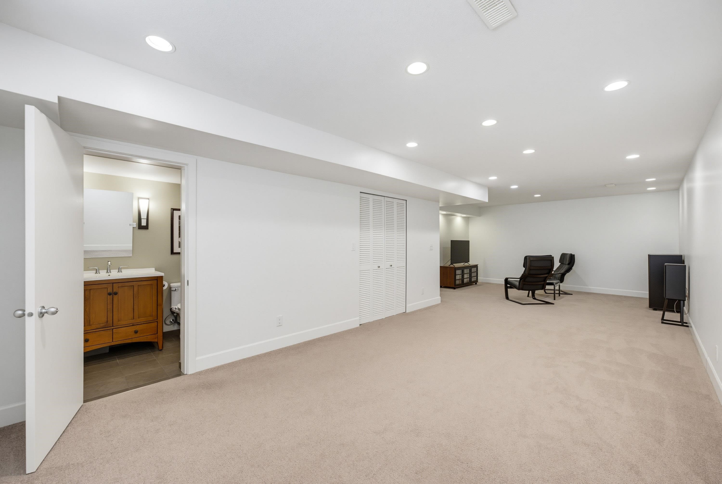 24070 Hill Avenue, Maple Ridge, BC