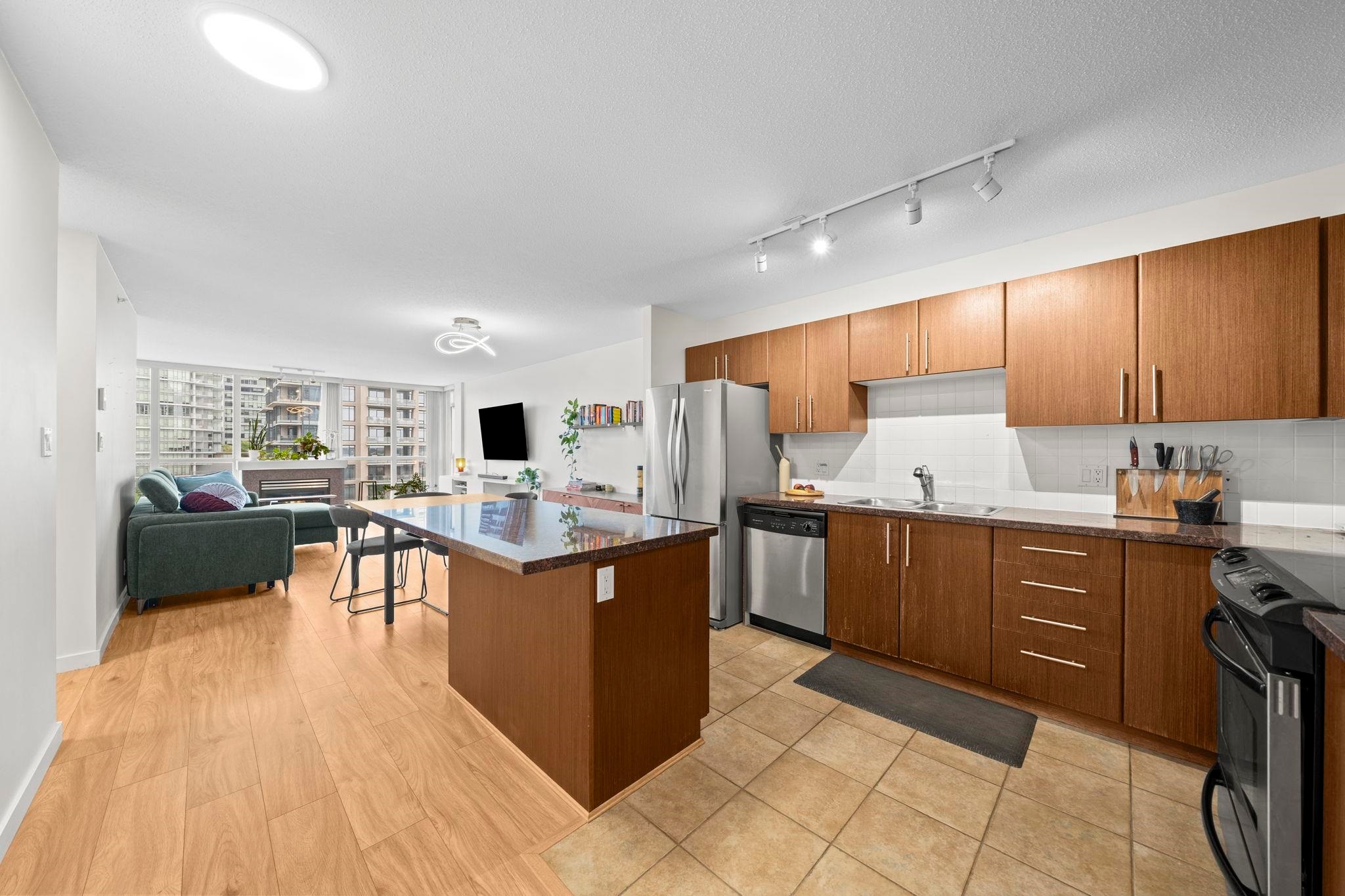 1007-2088 Madison Avenue, Burnaby, BC