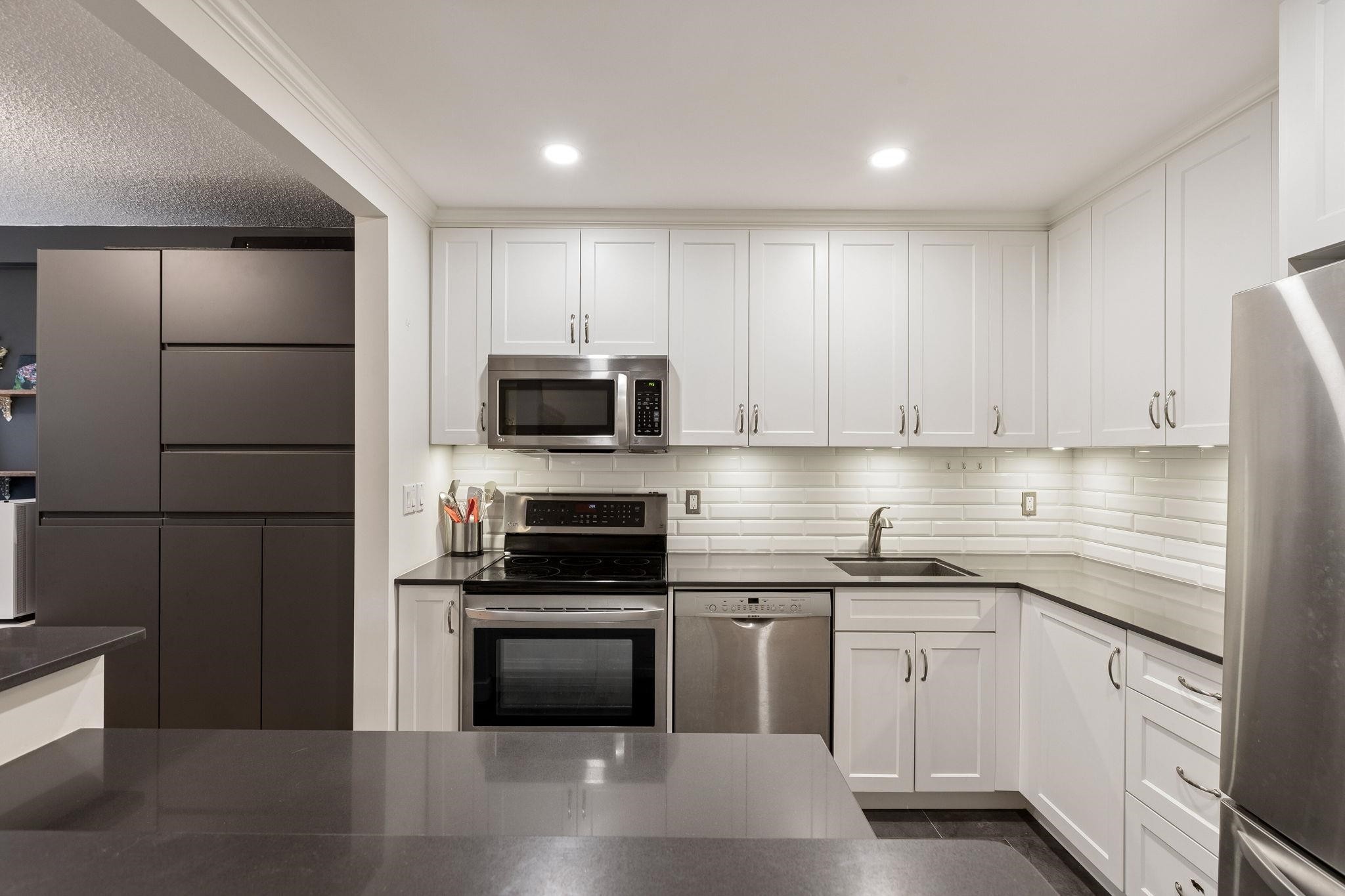 209-310 3Rd Street E, North Vancouver, BC