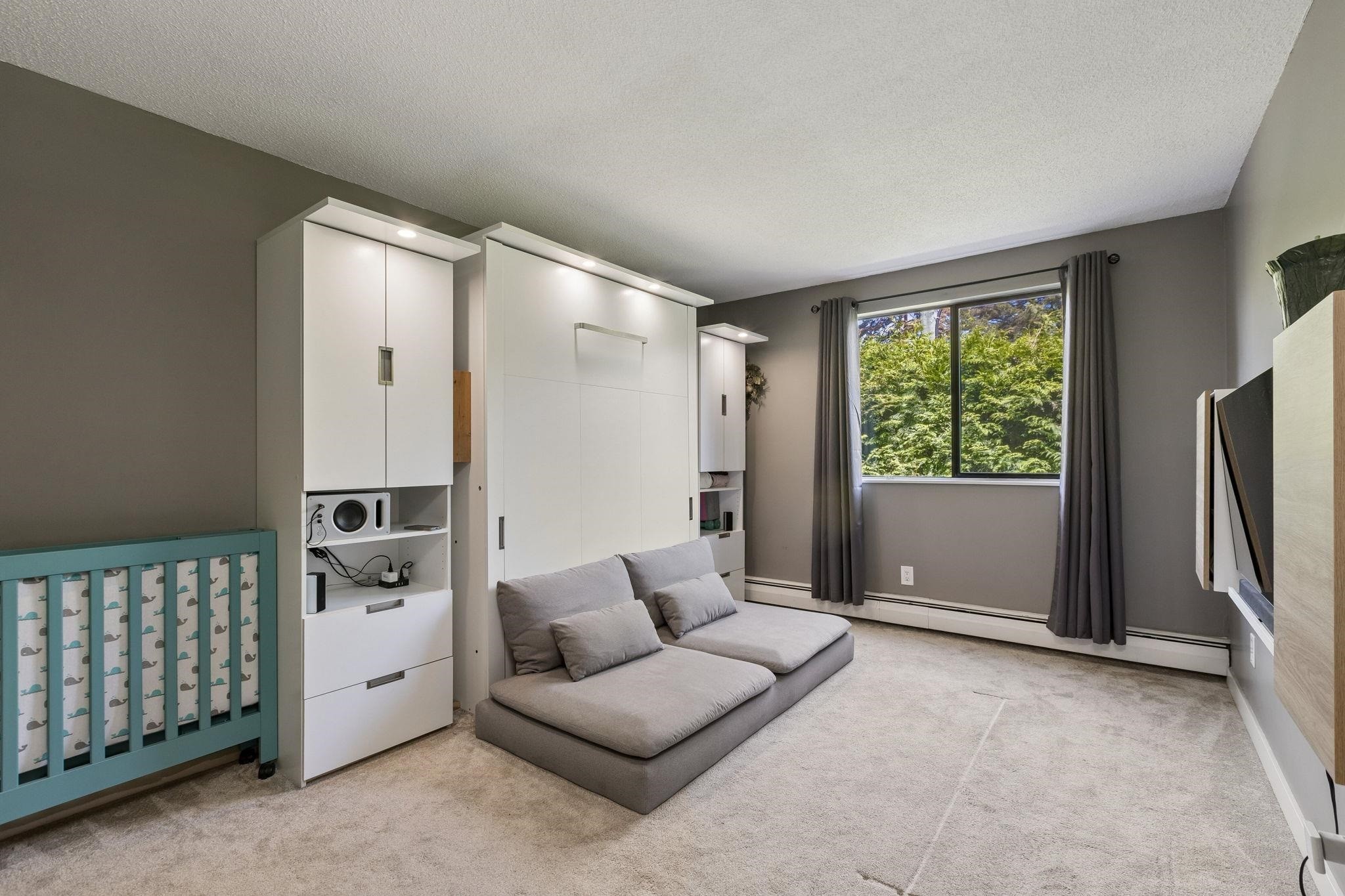 209-310 3Rd Street E, North Vancouver, BC