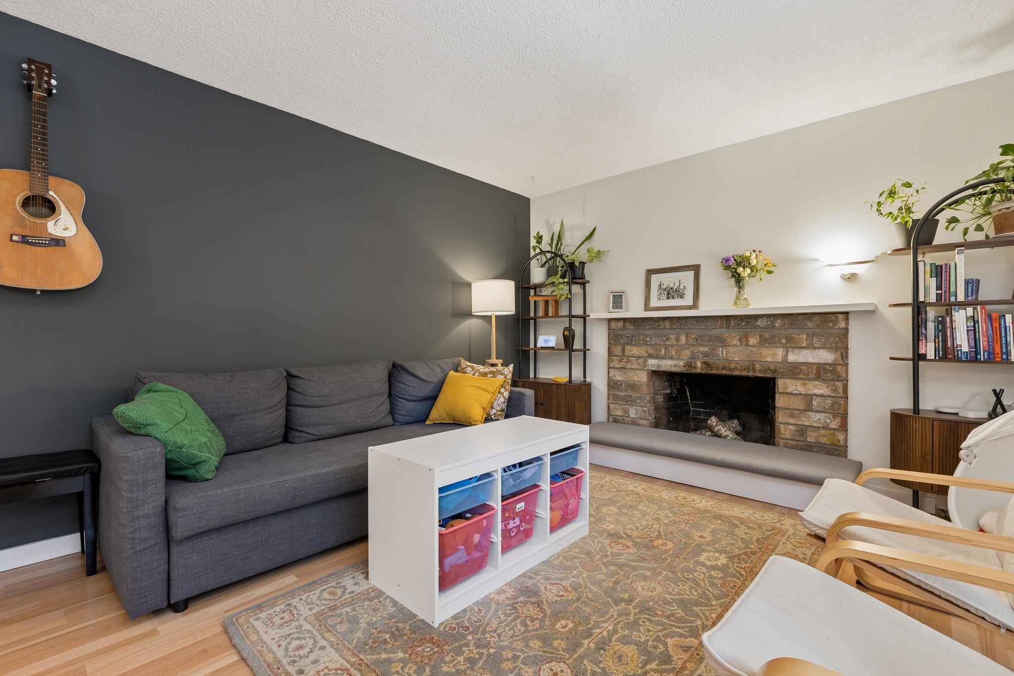 209-310 3Rd Street E, North Vancouver, BC