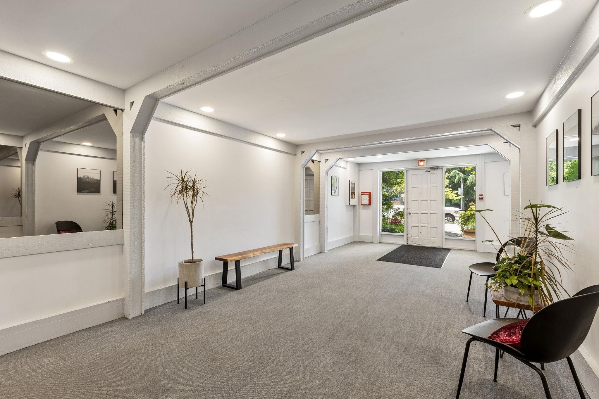 209-310 3Rd Street E, North Vancouver, BC