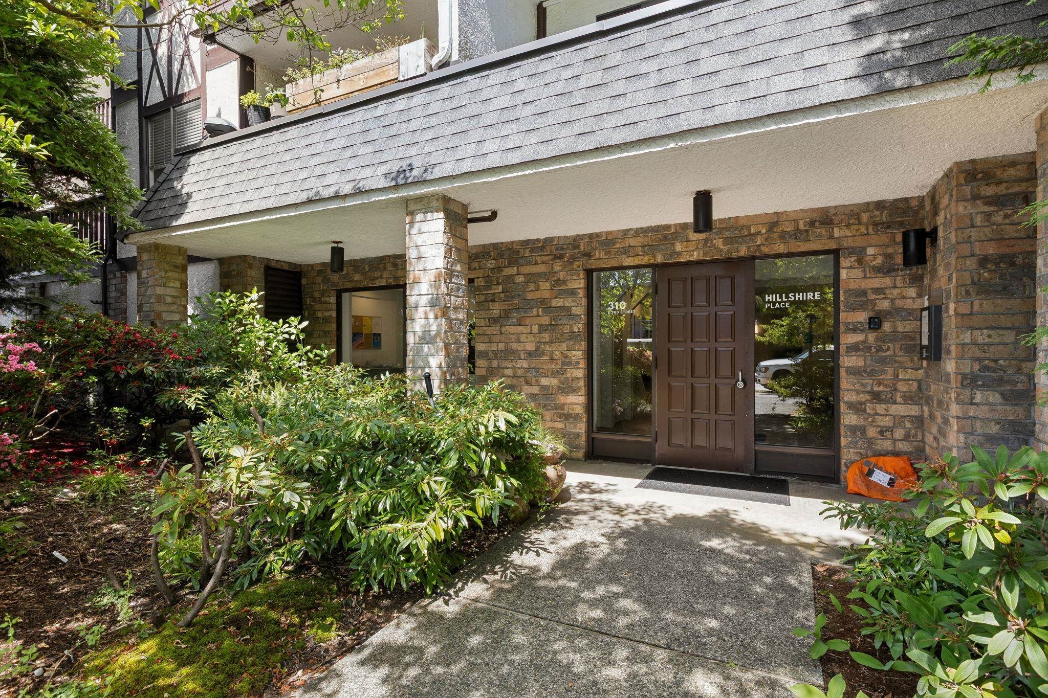 209-310 3Rd Street E, North Vancouver, BC