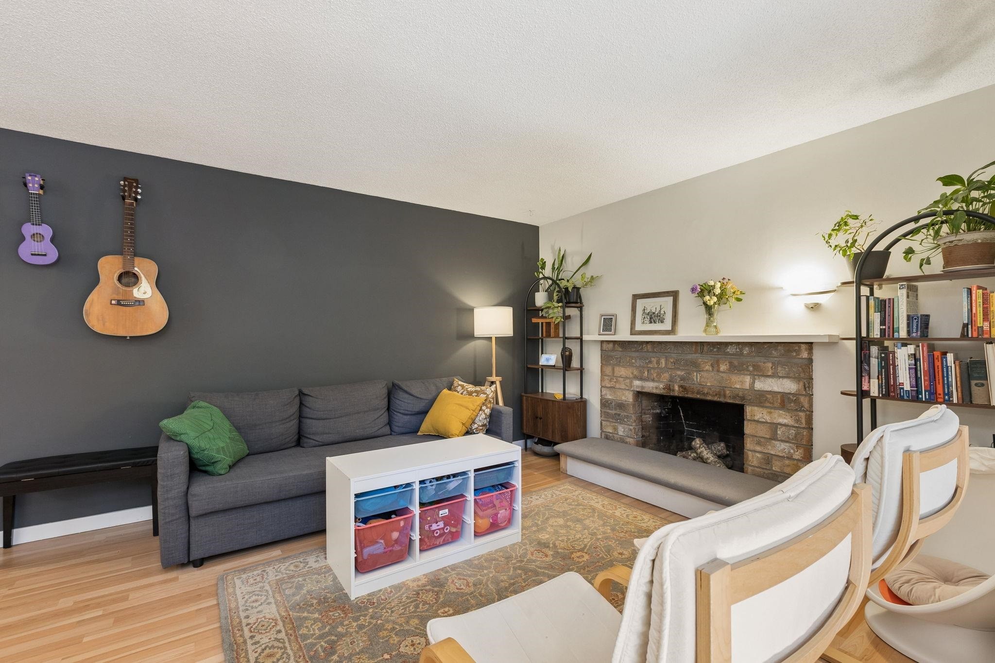 209-310 3Rd Street E, North Vancouver, BC