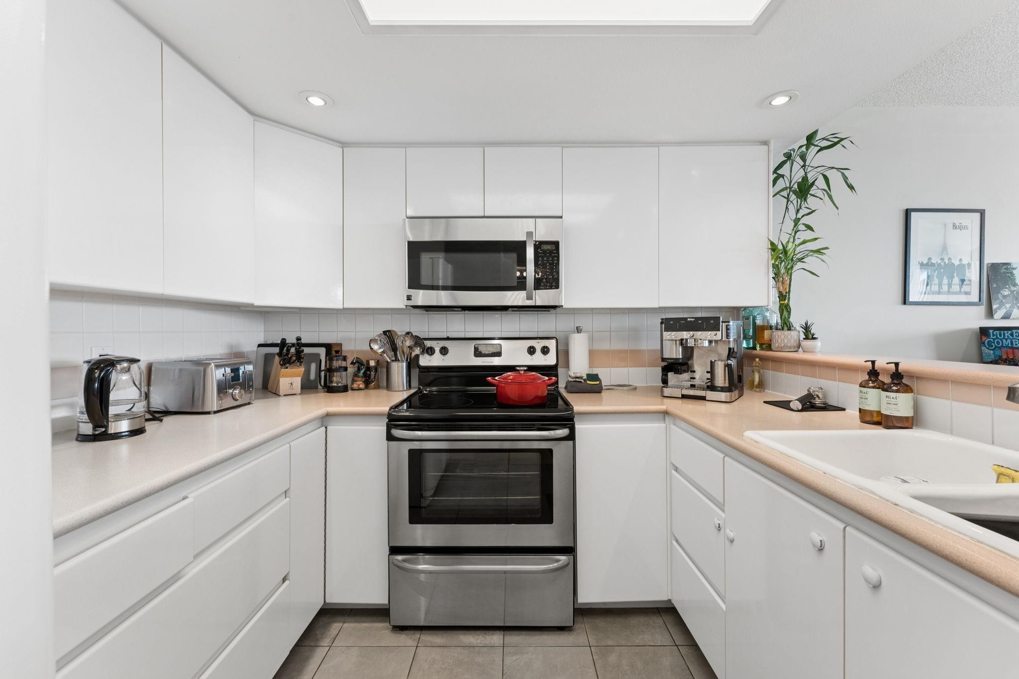 1603-1128 Quebec Street, Vancouver, BC