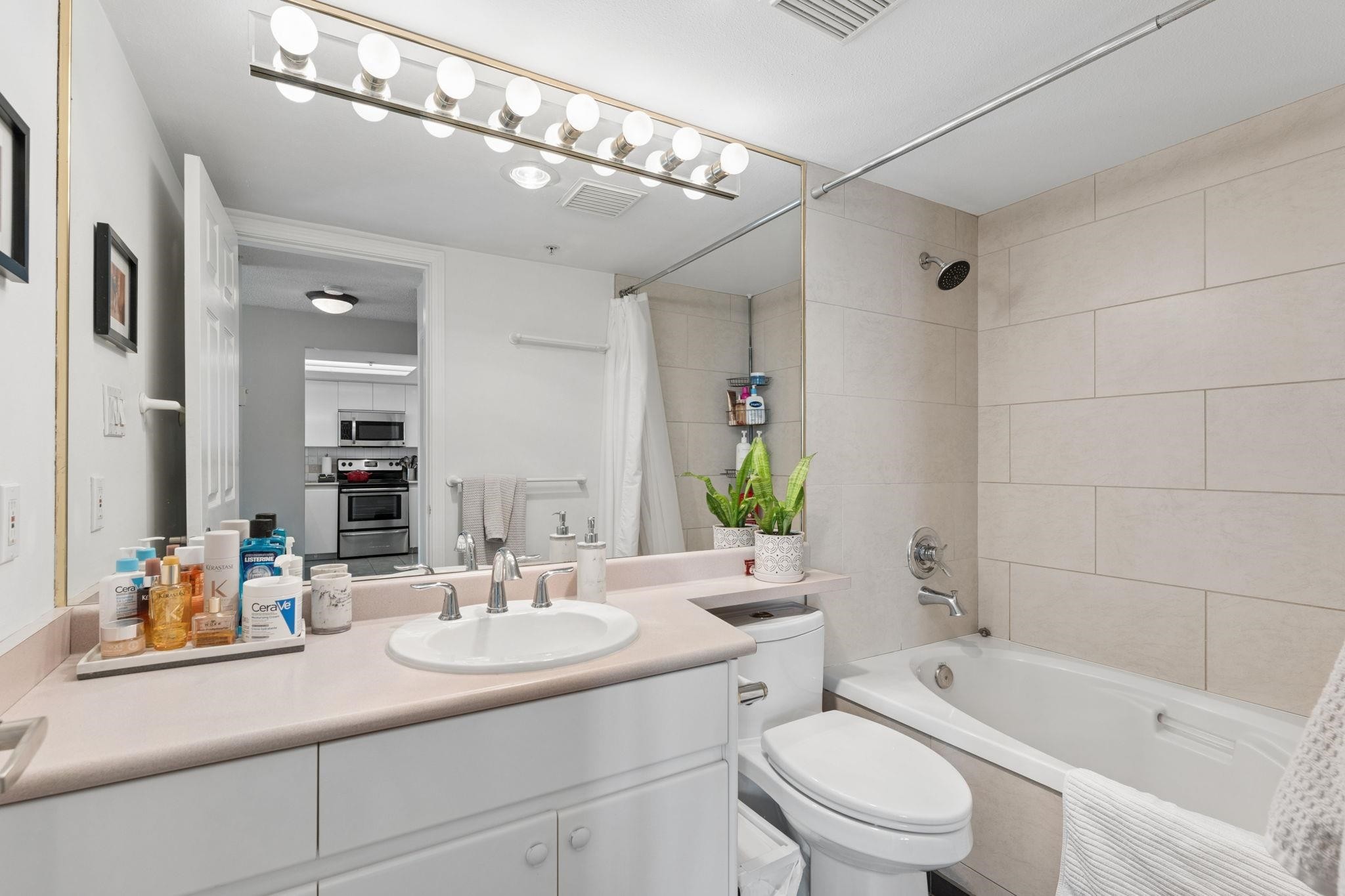 1603-1128 Quebec Street, Vancouver, BC