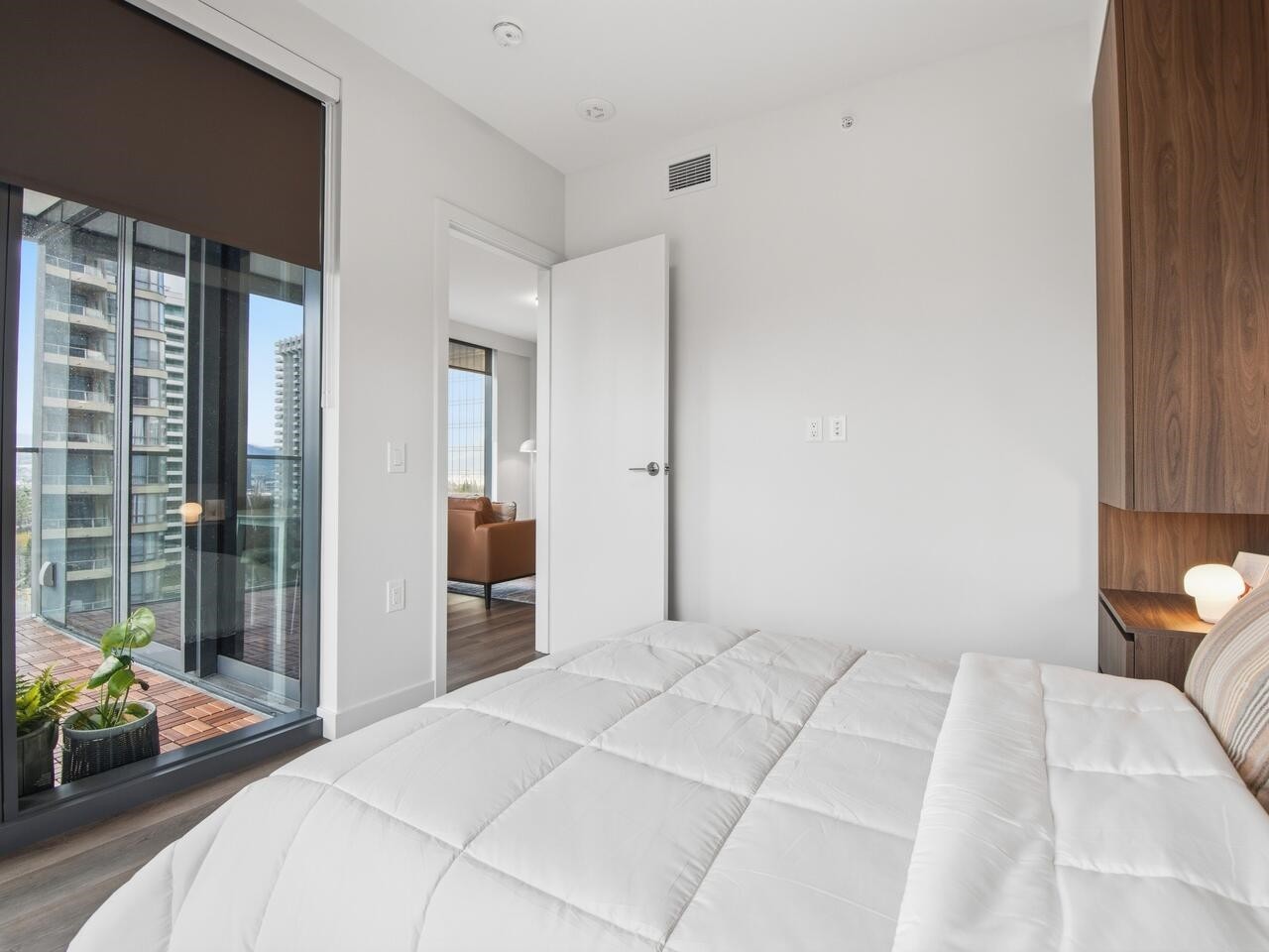 607-5987 Wilson Avenue, Burnaby, BC