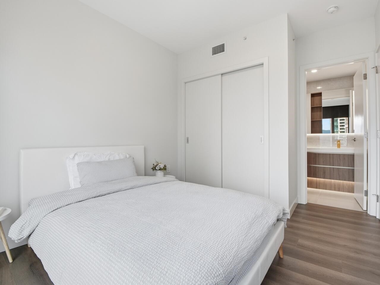 607-5987 Wilson Avenue, Burnaby, BC