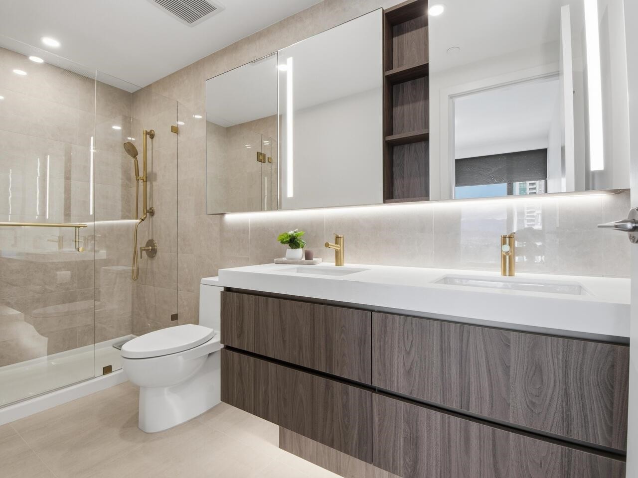 607-5987 Wilson Avenue, Burnaby, BC