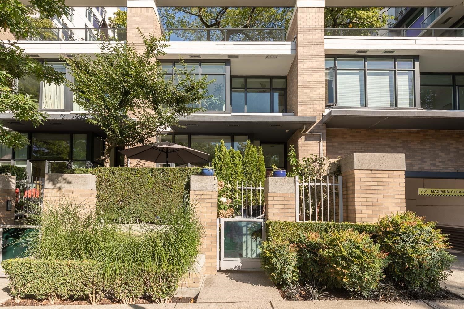 14-166 13Th Street W, North Vancouver, BC
