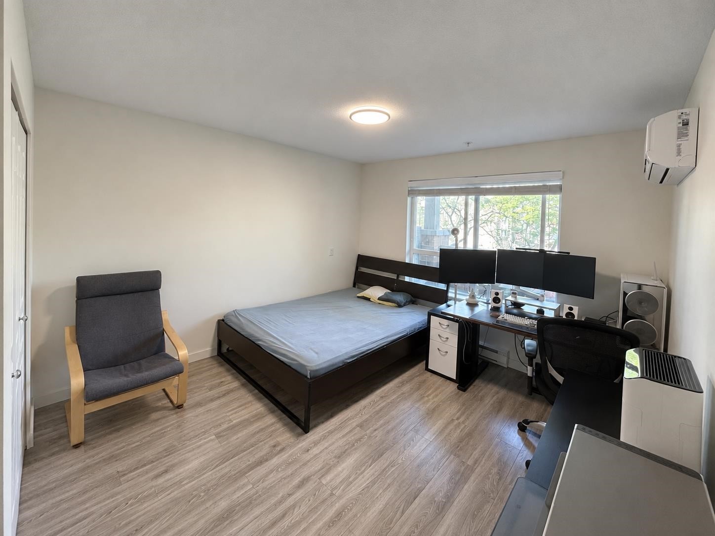 218-9399 Tomicki Avenue, Richmond, BC