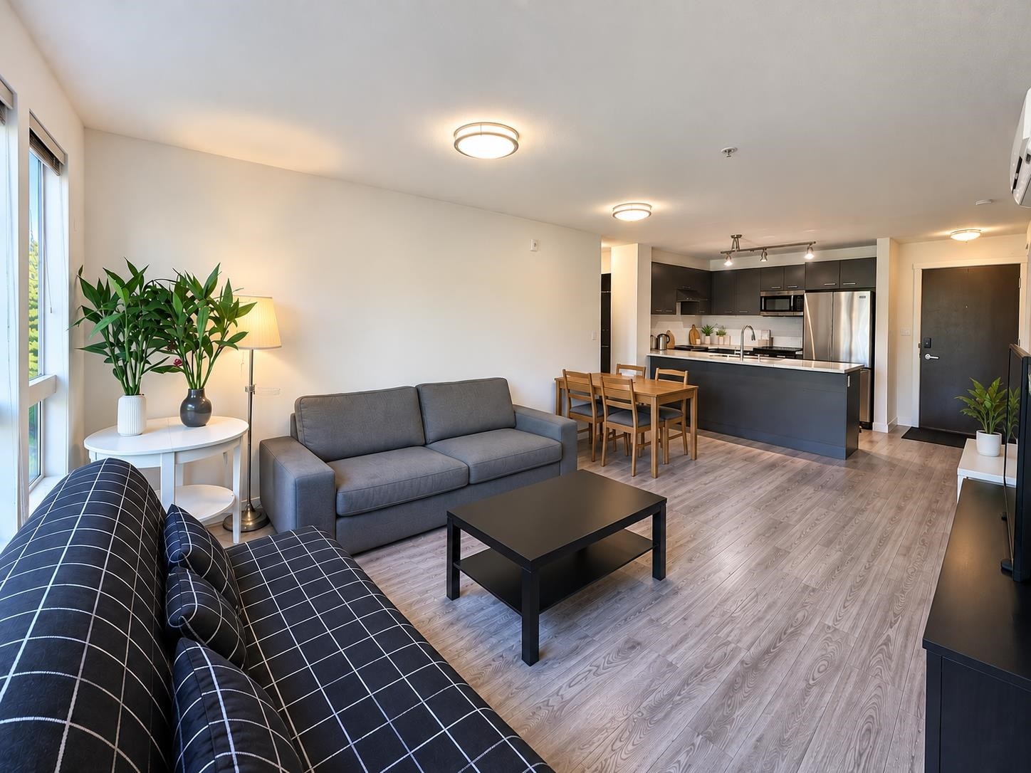 218-9399 Tomicki Avenue, Richmond, BC