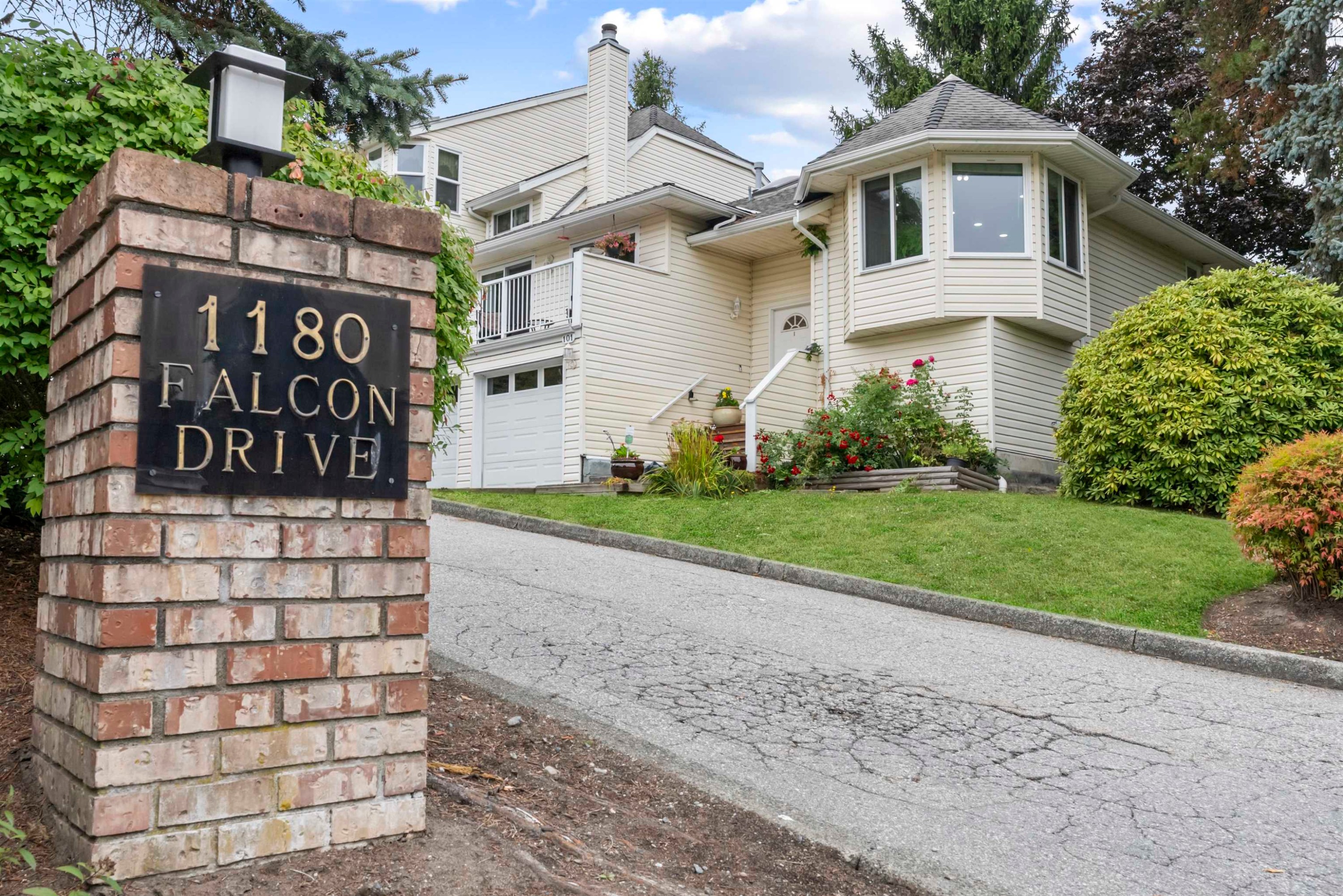 101-1180 Falcon Drive, Coquitlam, BC