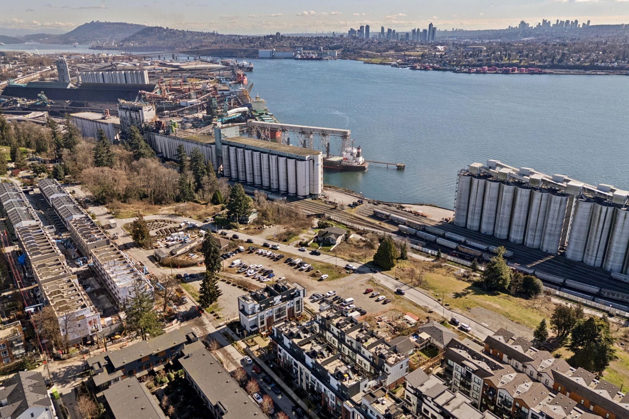 142-545 2Nd Street E, North Vancouver, BC