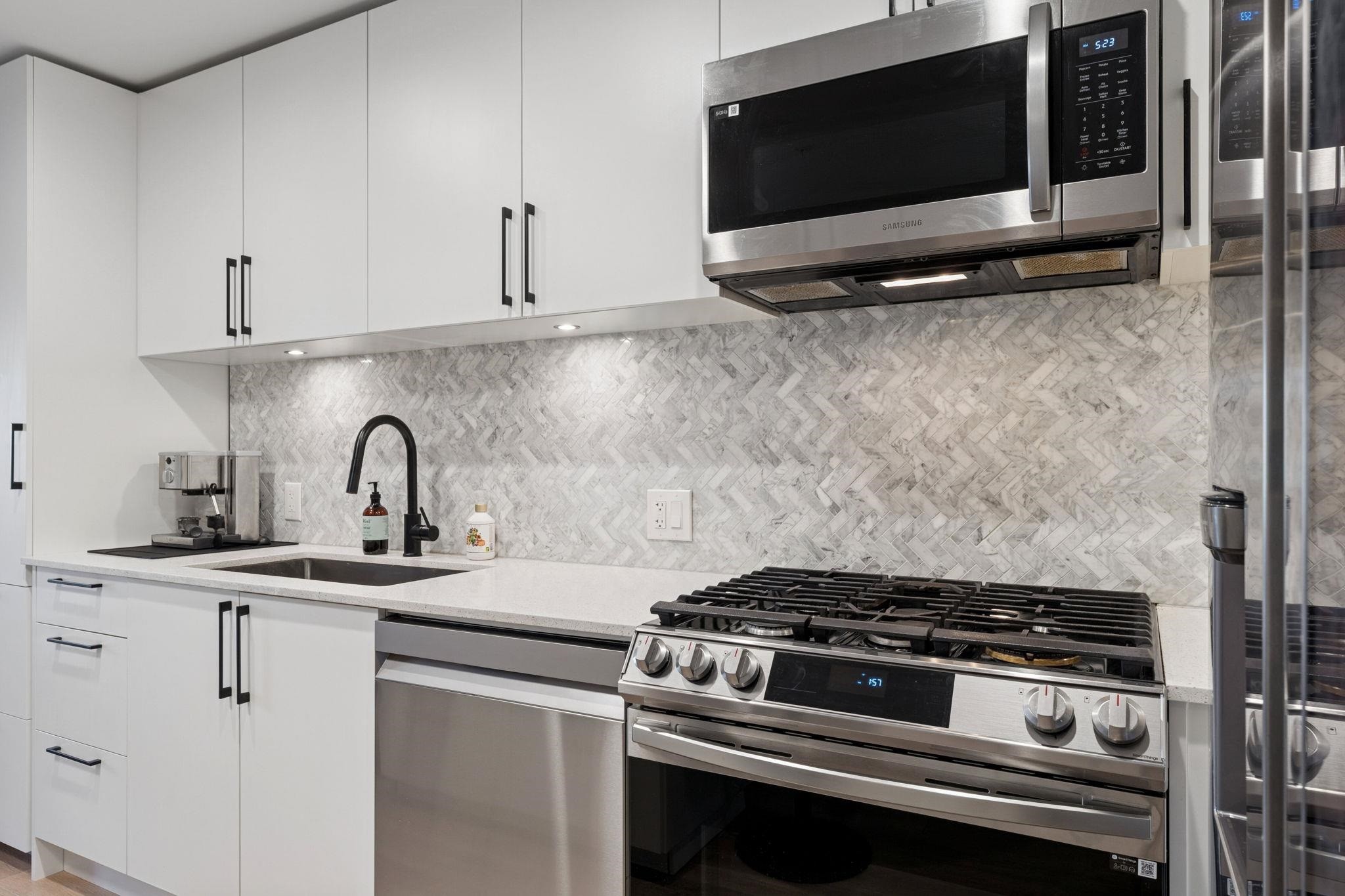 142-545 2Nd Street E, North Vancouver, BC