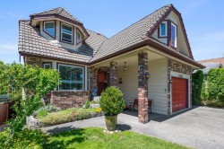 11523 Bonson Road Pitt Meadows, BC V3Y 1P7