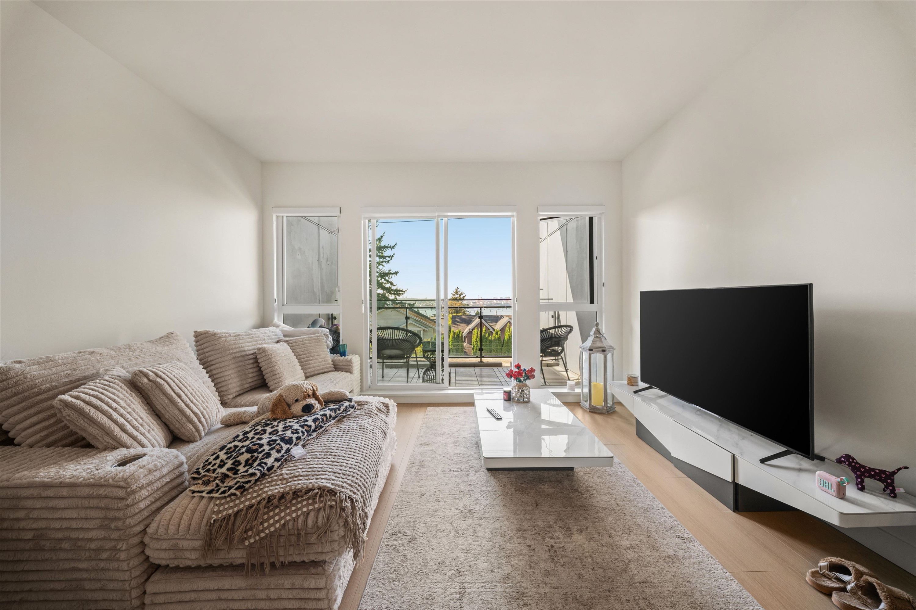 309-422 3Rd Street E, North Vancouver, BC
