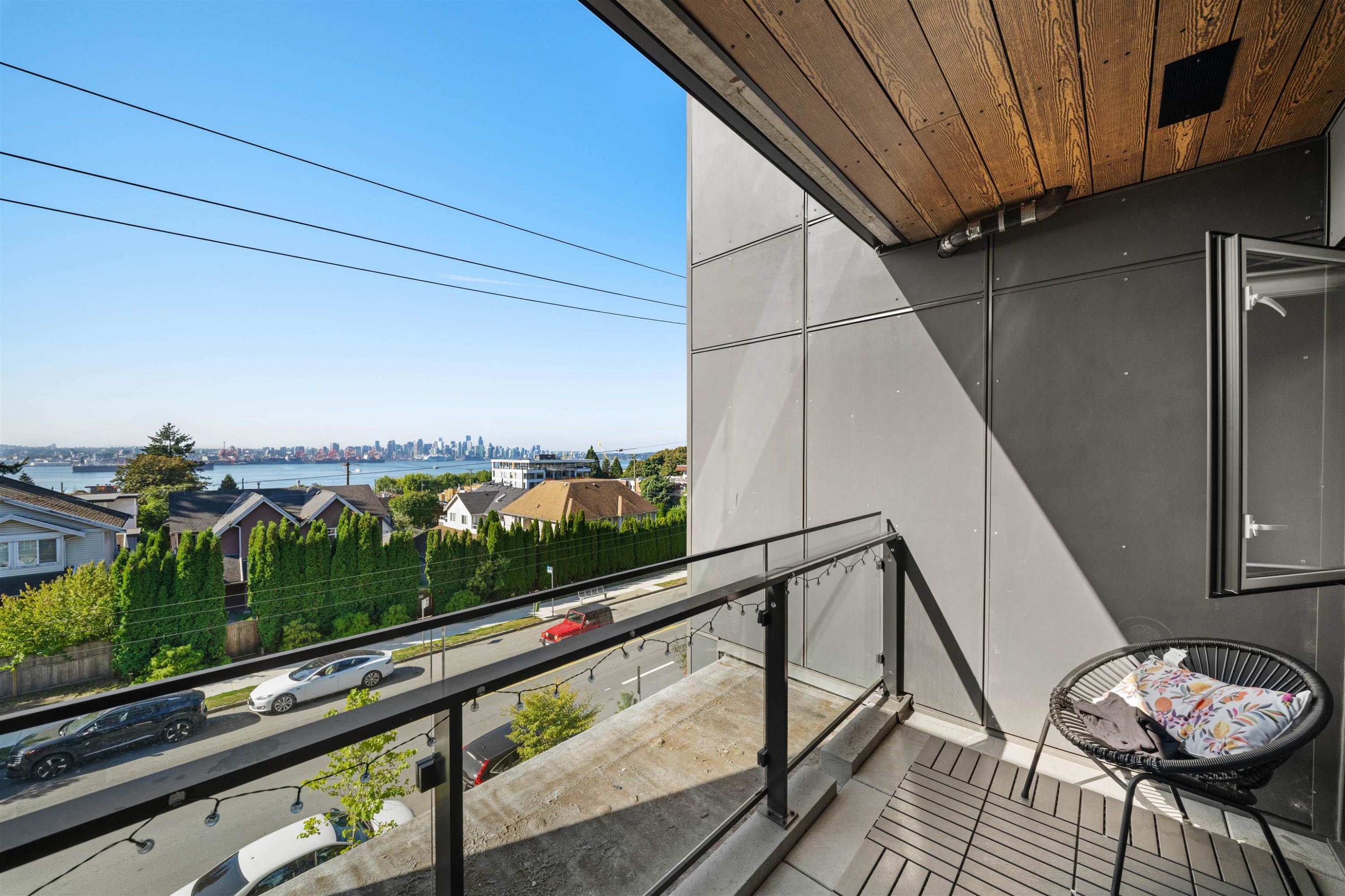 309-422 3Rd Street E, North Vancouver, BC