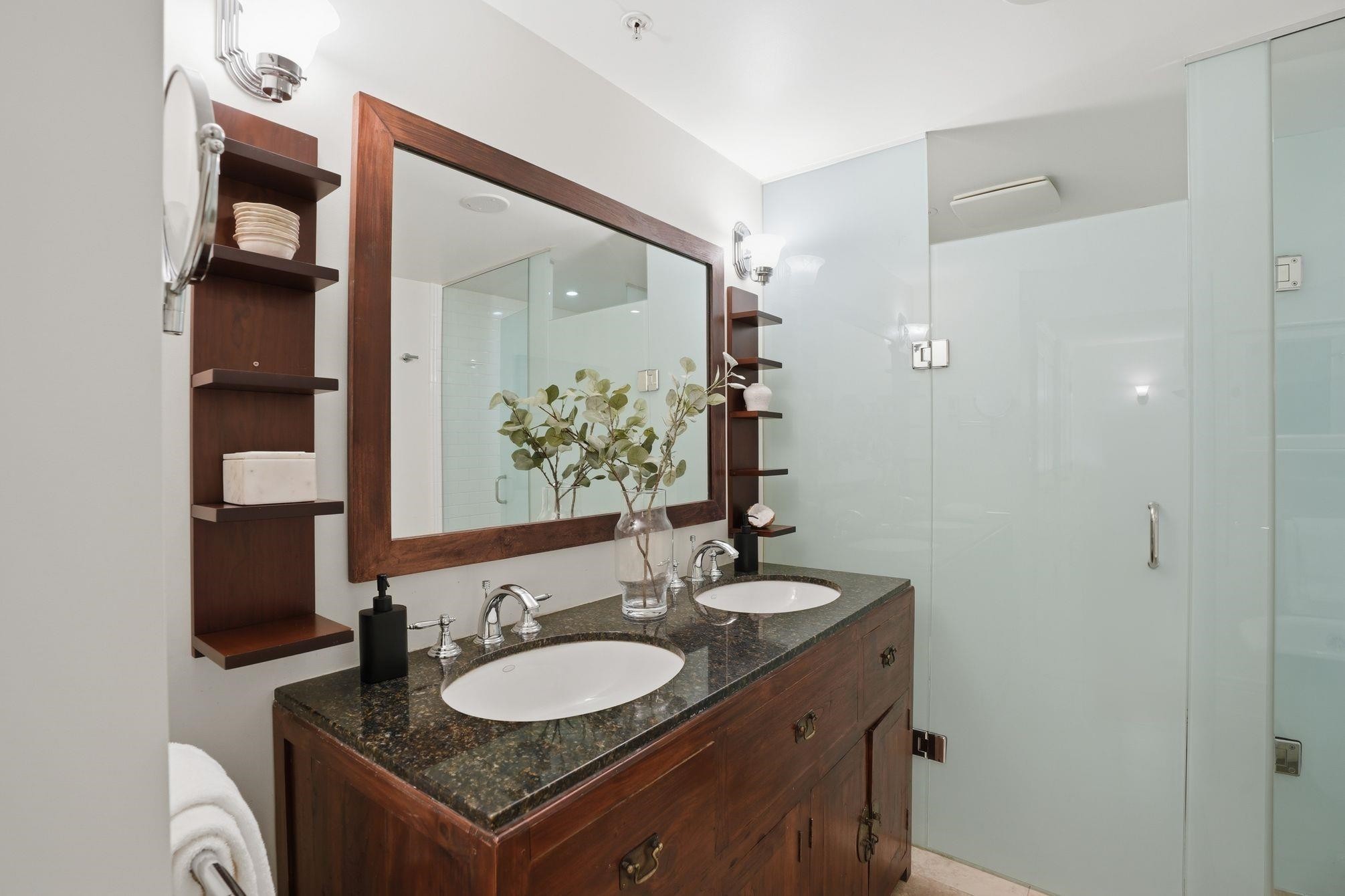 1260 Richards Street, Vancouver, BC