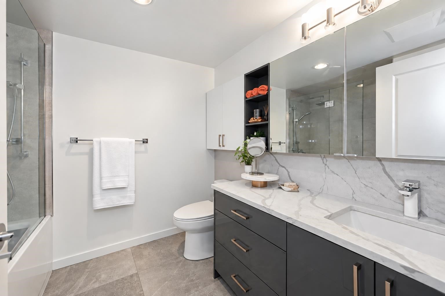 3203-2138 Madison Avenue, Burnaby, BC