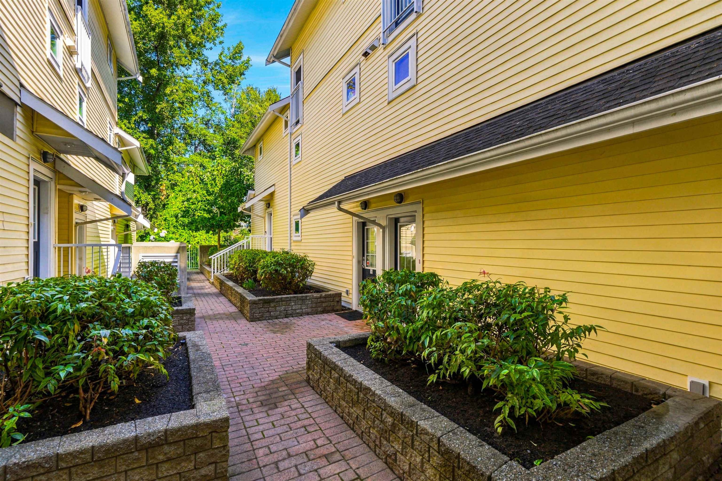 32-6965 Hastings Street, Burnaby, BC