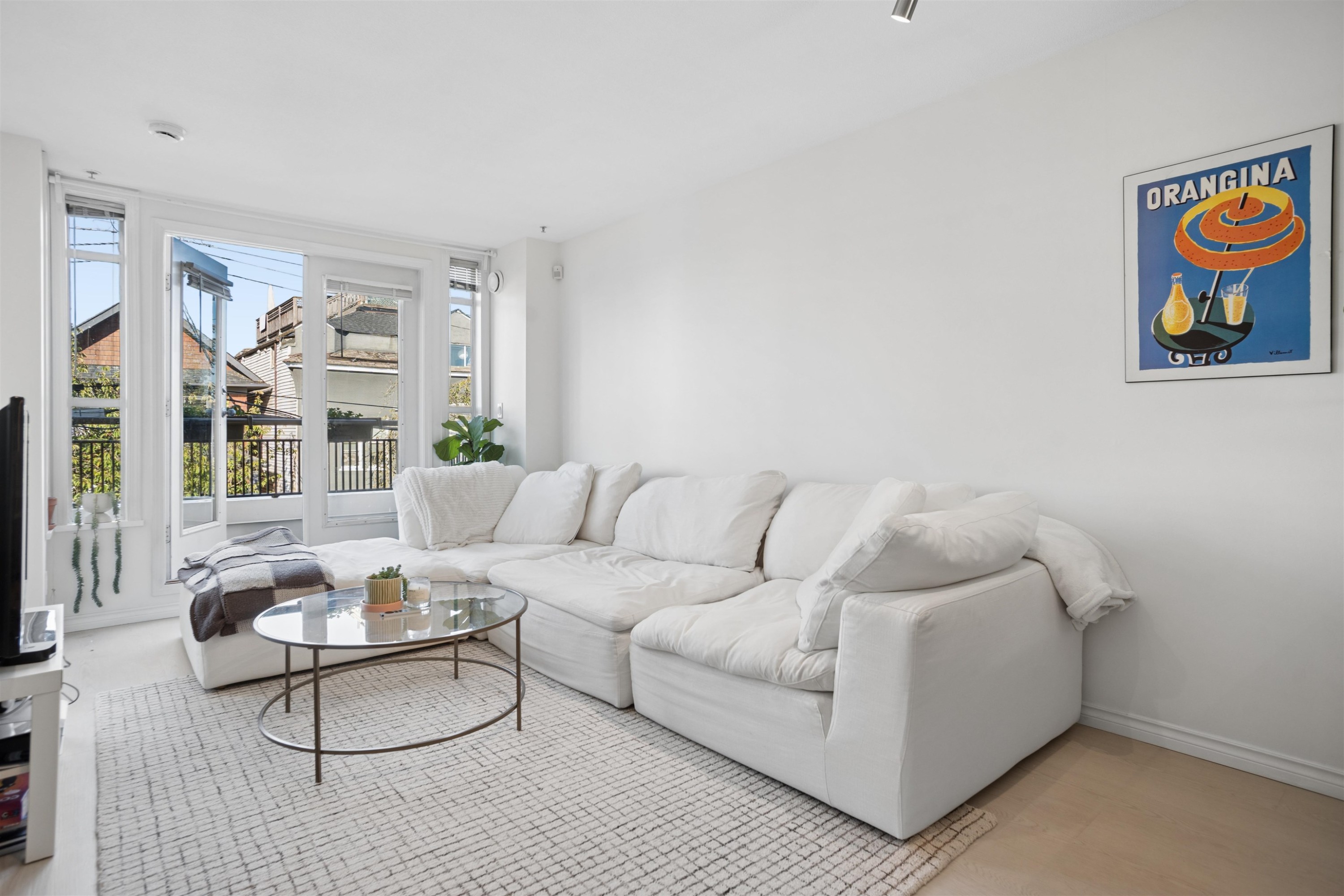 203-2190 5Th Avenue W, Vancouver, BC