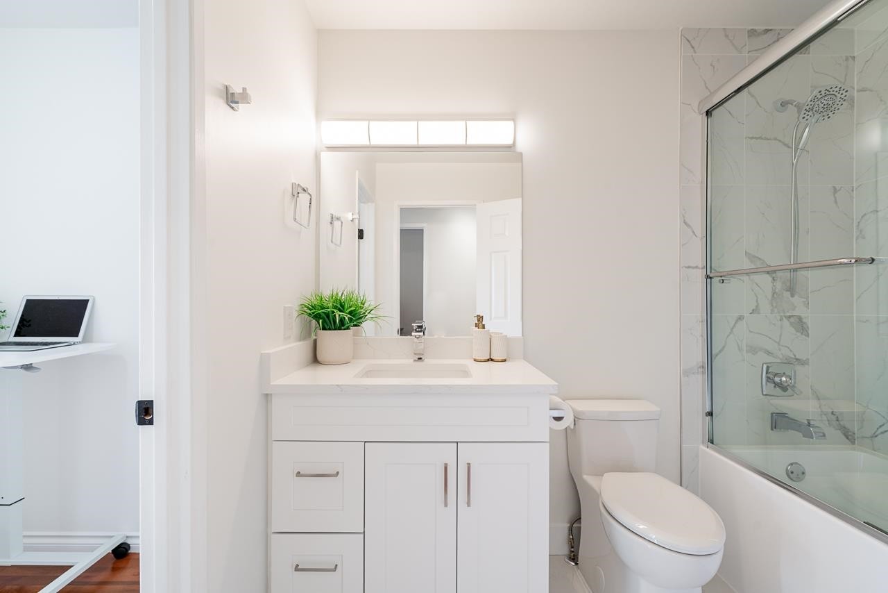 34-900 17Th Street, North Vancouver, BC