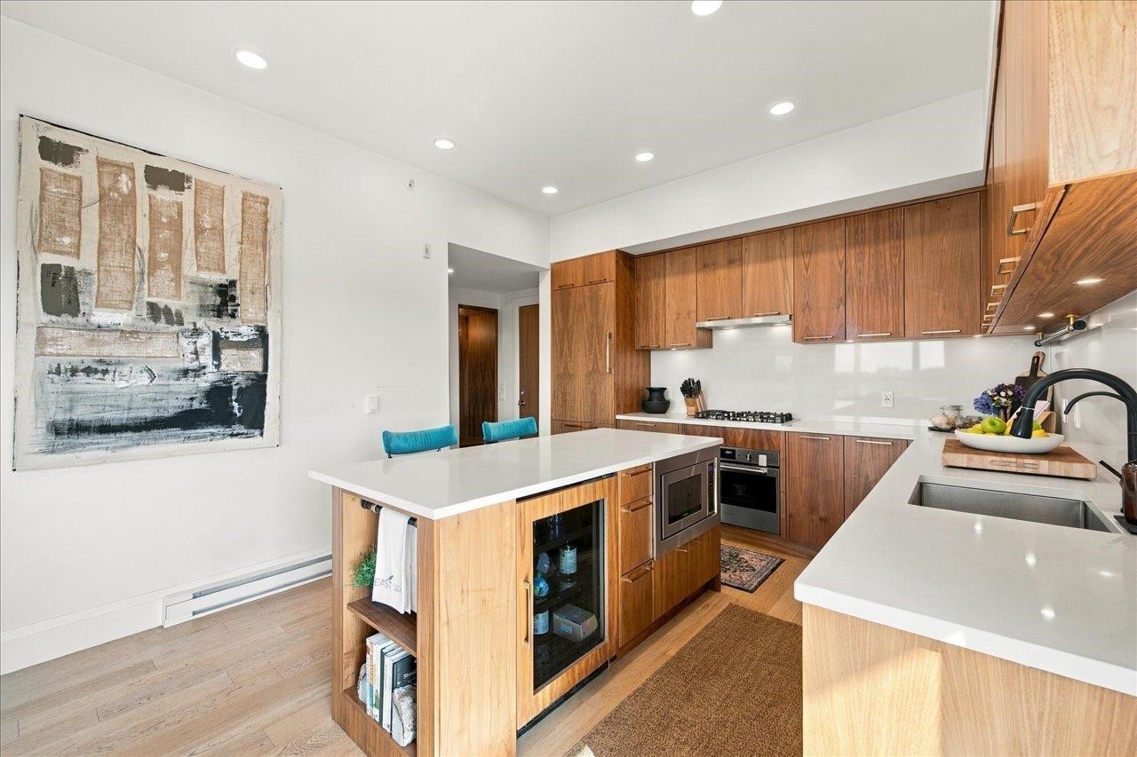 602-2550 Garden Drive, Vancouver, BC