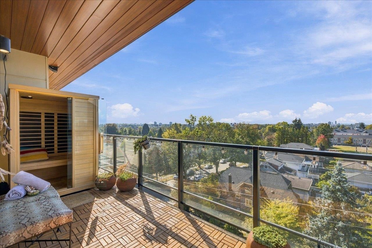 602-2550 Garden Drive, Vancouver, BC