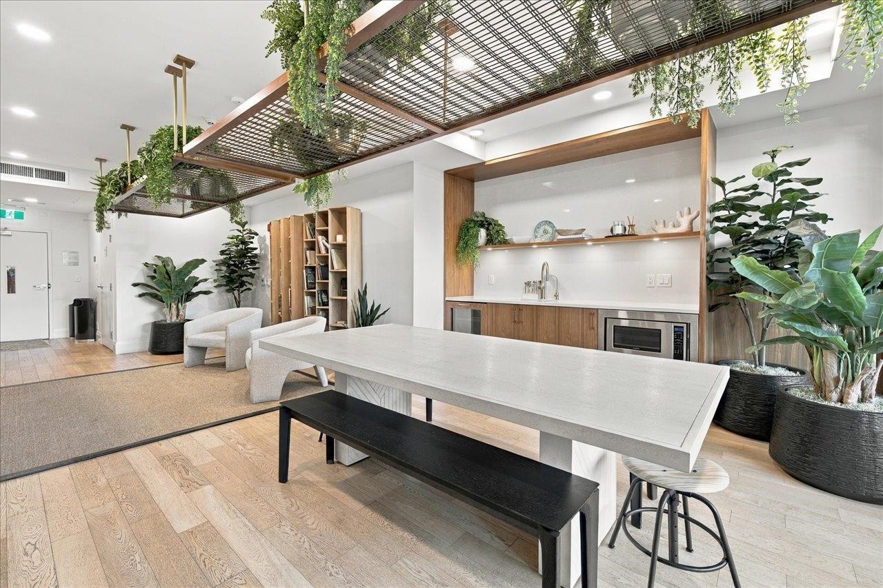 602-2550 Garden Drive, Vancouver, BC