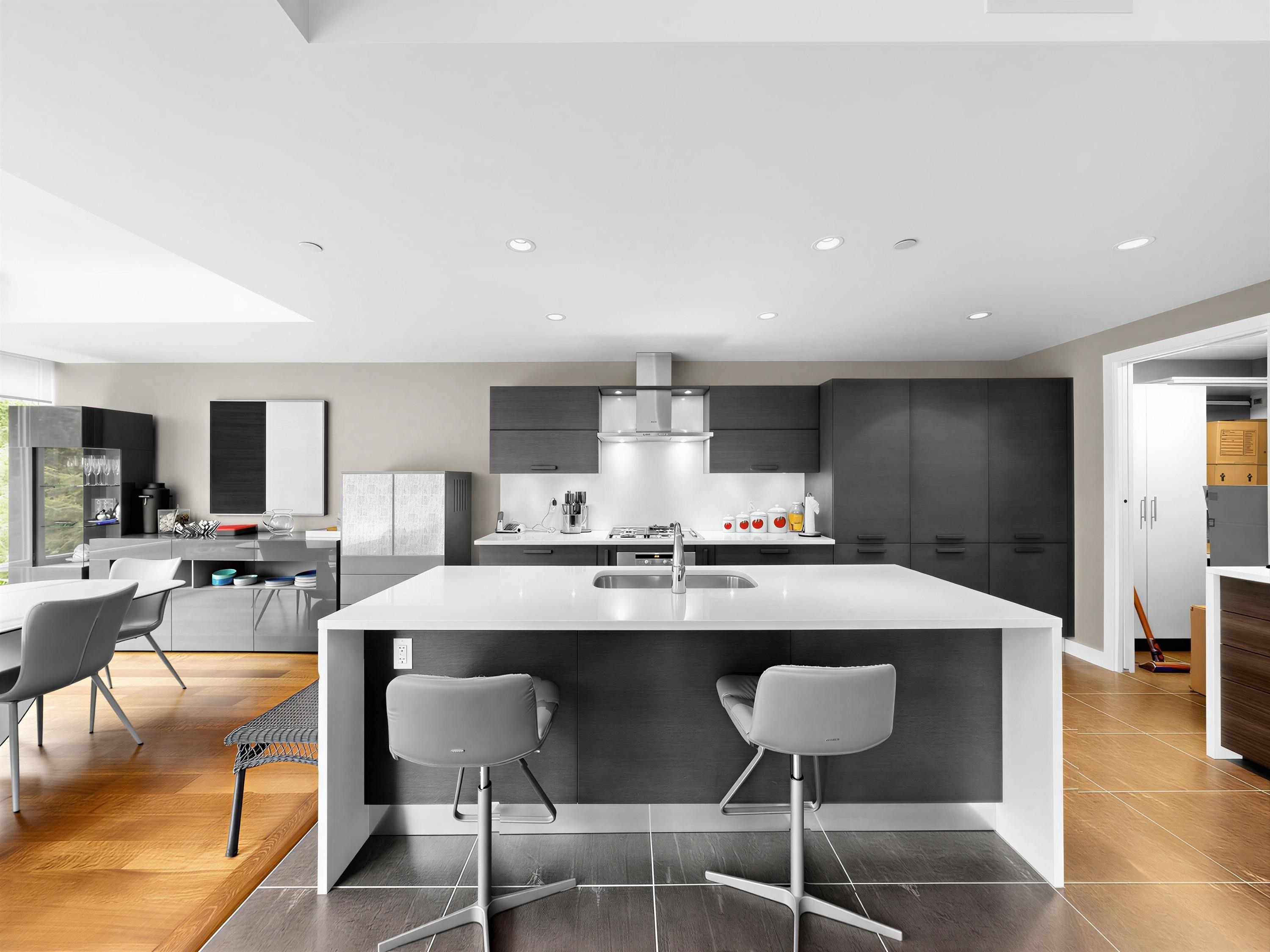 303-5838 Berton Avenue, Vancouver, BC