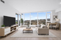 1906-1401 Hunter Street North Vancouver, BC V7J 0E2