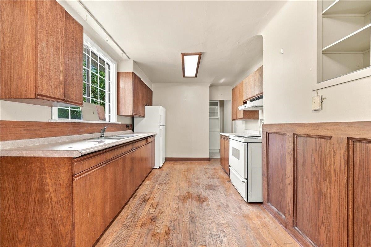 2219 25Th Avenue E, Vancouver, BC