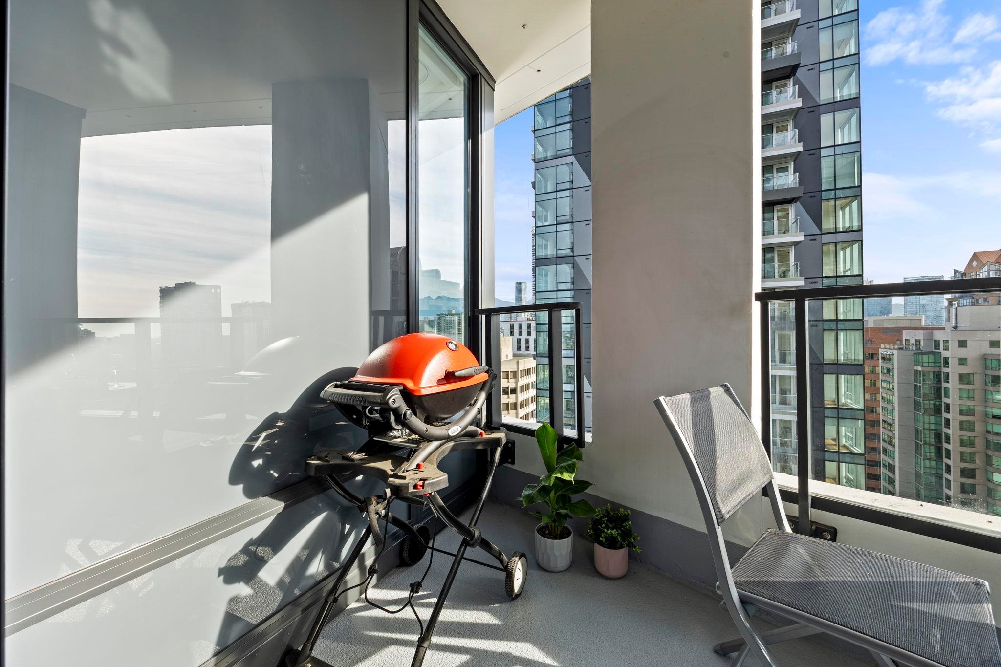 2007-1289 Hornby Street, Vancouver, BC