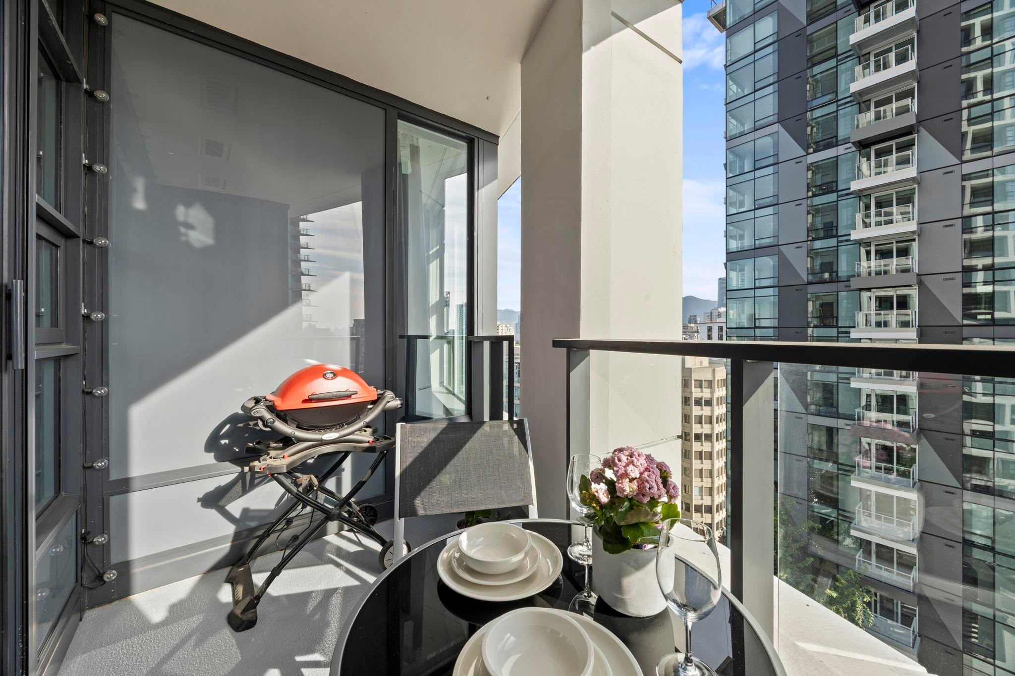 2007-1289 Hornby Street, Vancouver, BC