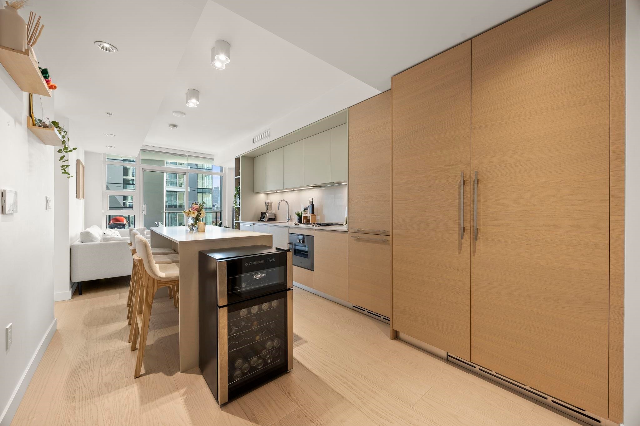 2007-1289 Hornby Street, Vancouver, BC