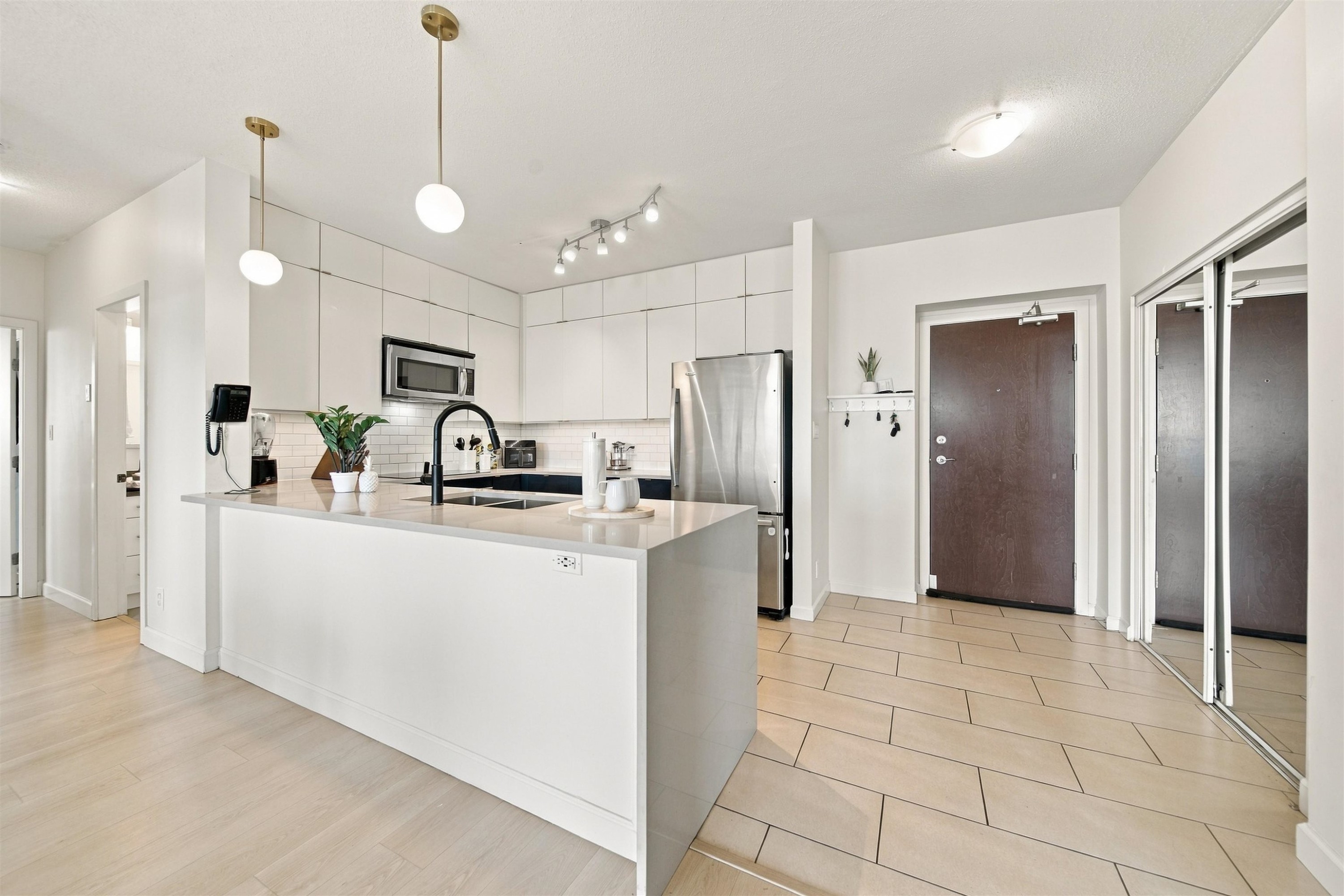 903-15 Royal Avenue E, New Westminster, BC