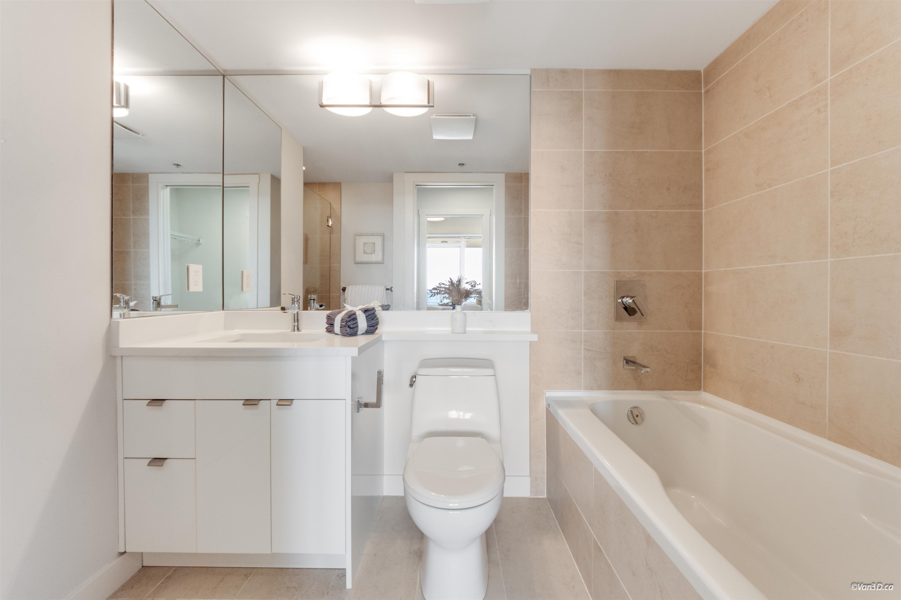 1106-2978 Glen Drive, Coquitlam, BC